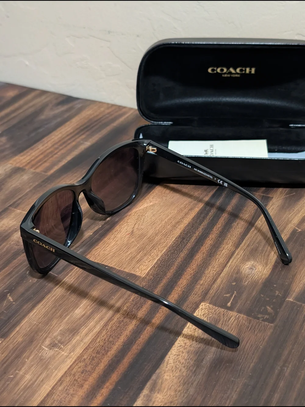 New Womans Coach Black Frame Sunglasses HC 8369U  W/Leather Case